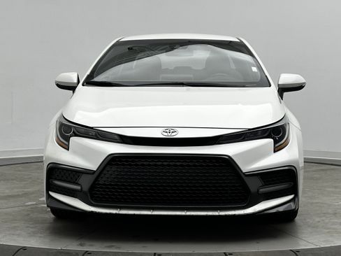 Used 2021 Toyota Corolla SE image 2