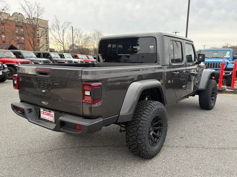 New 2025 Jeep Gladiator Sport image 8