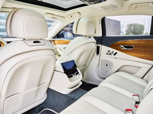 Used 2021 Bentley Flying Spur V8 AWD/4WD image 39