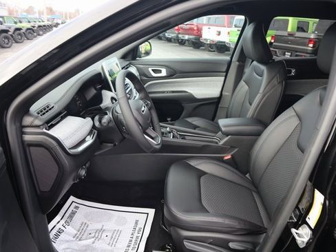 New 2026 Jeep Compass Latitude image 5