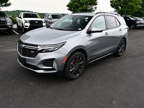 Used 2023 Chevrolet Equinox RS w/ RS Leather Package AWD/4WD image 4