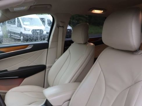 Used 2019 Lincoln MKC Select w/ Select Plus Package AWD/4WD image 13