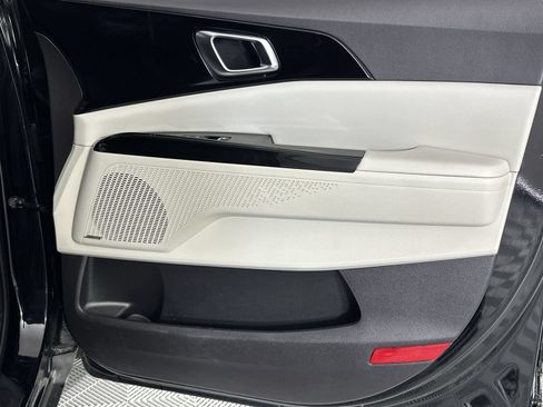 Used 2022 Kia Carnival SX Prestige FWD image 31