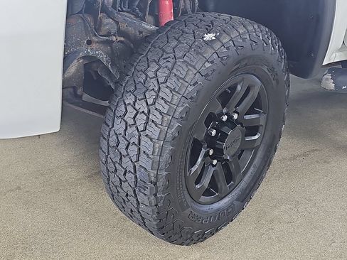 Used 2018 GMC Sierra 2500 SLT w/ All Terrain HD Package AWD/4WD image 36