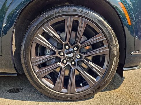 Used 2026 Cadillac Vistiq Platinum AWD/4WD image 9