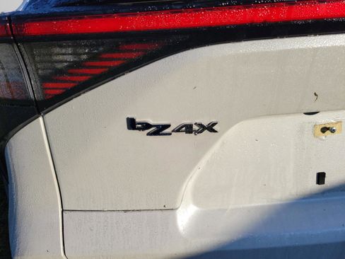 Used 2024 Toyota bZ4X XLE image 18