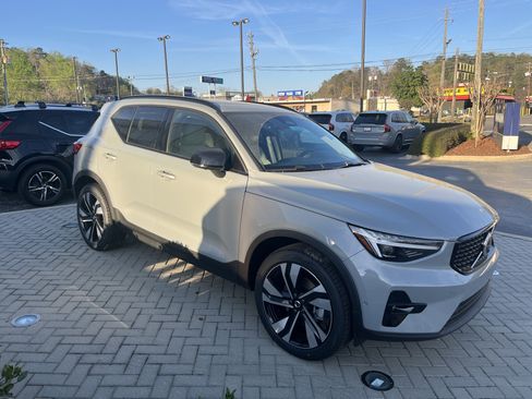 New 2026 Volvo XC40 B5 Ultra w/ Protection Package Premier AWD/4WD image 6