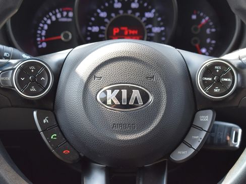 Used 2018 Kia Soul FWD image 14
