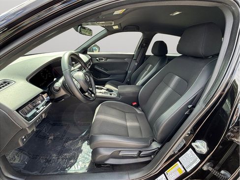 Used 2022 Honda Civic Sport image 2