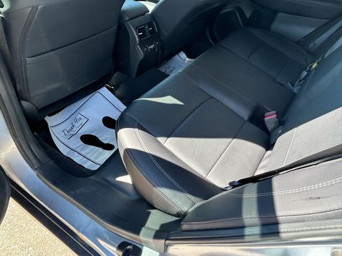 Used 2018 Subaru Outback 2.5i Limited AWD/4WD image 9