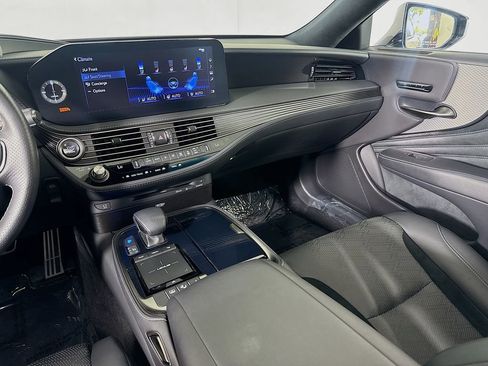 Used 2022 Lexus LS 500 F Sport w/ Accessory Package (Z1) image 30