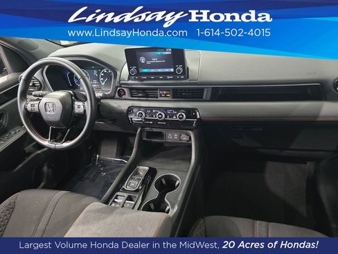 Used 2025 Honda Pilot Sport image 11