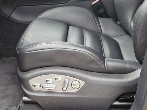 Used 2026 Porsche Macan image 23