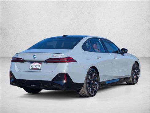 Used 2025 BMW i5 M60 image 5