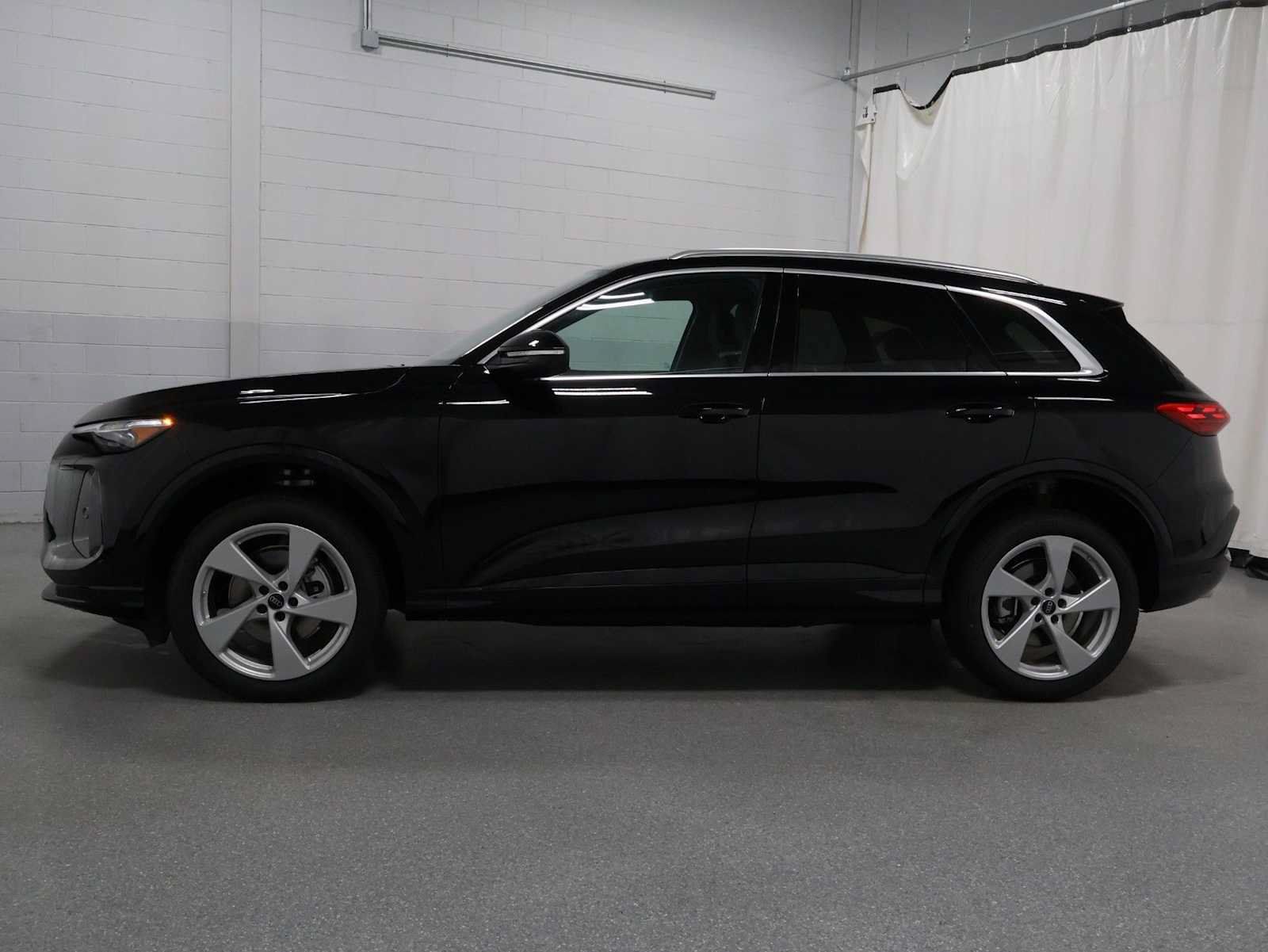 New 2026 Audi Q5 Premium AWD/4WD image 2