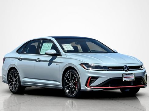 Used 2025 Volkswagen Jetta GLI Autobahn FWD image 7