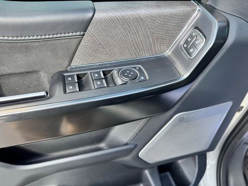 Used 2023 Ford F150 Platinum AWD/4WD image 19