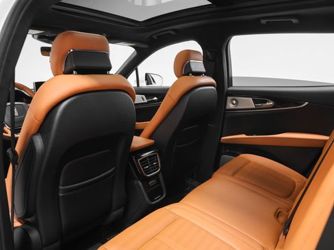 Used 2023 Lincoln Nautilus Black Label image 10