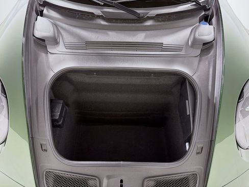 Certified 2026 Porsche 911 GT3 w/ Lightweight Package RWD image 30