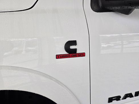 Used 2024 RAM 2500 Limited image 12