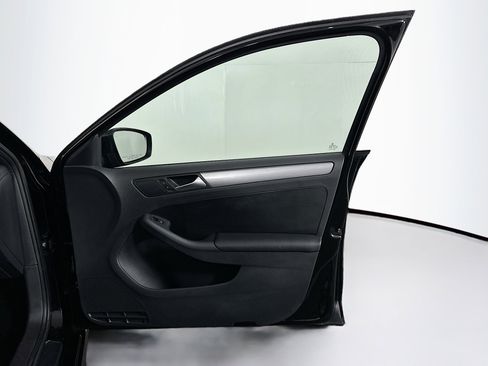 Used 2017 Volkswagen Jetta Sport w/ Jetta Sport Lighting Package image 31