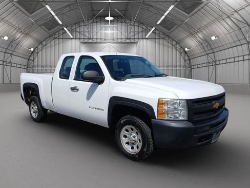 Used 2013 Chevrolet Silverado 1500 W/T w/ Skid Plate Package AWD/4WD image 2