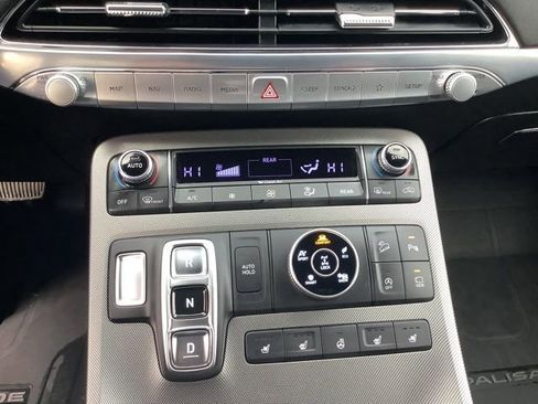 Used 2022 Hyundai Palisade Calligraphy w/ Winter Package image 34