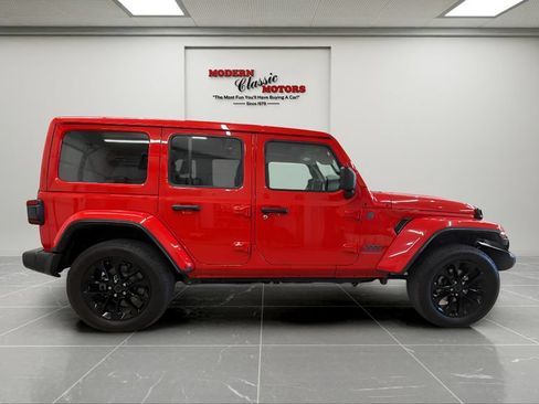 Used 2025 Jeep Wrangler Unlimited Sahara w/ Safety Group AWD/4WD image 6