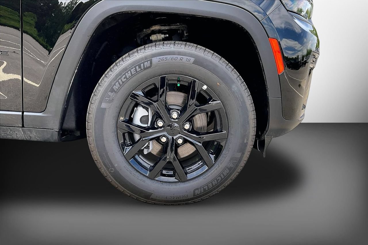 New 2026 Jeep Grand Cherokee Altitude AWD/4WD image 28