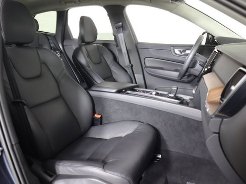 Used 2023 Volvo XC60 B5 Plus w/ Climate Package image 32