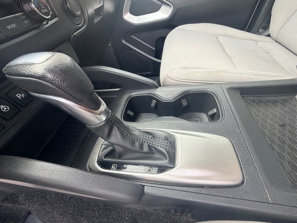 Used 2022 Nissan Frontier SV AWD/4WD image 25