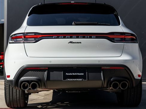 Certified 2026 Porsche Macan AWD/4WD image 10