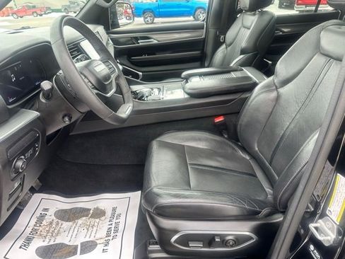 Used 2022 Jeep Wagoneer Series III image 26