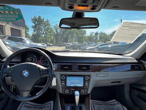 Used 2011 BMW 328i xDrive Sedan w/ Premium Pkg AWD/4WD image 15
