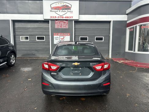 Used 2018 Chevrolet Cruze Premier image 7