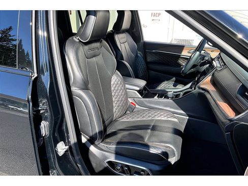 Used 2024 Jeep Grand Cherokee Summit AWD/4WD image 7