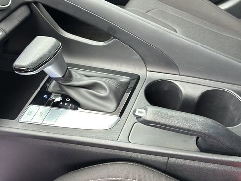 Certified 2025 Hyundai Elantra SE FWD image 22