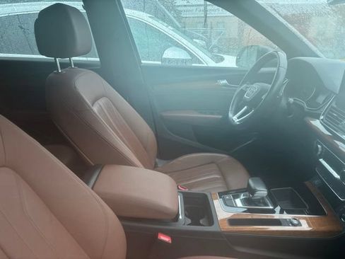 Used 2022 Audi Q5 2.0T Premium w/ Convenience Package AWD/4WD image 10