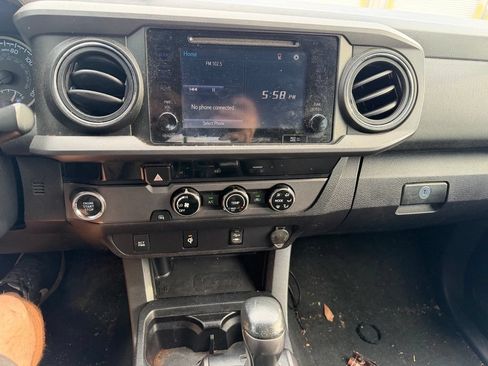 Used 2017 Toyota Tacoma TRD Sport w/ Tow Package RWD image 14