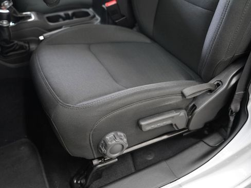 Used 2019 Jeep Wrangler Unlimited Sahara w/ Cold Weather Group image 27