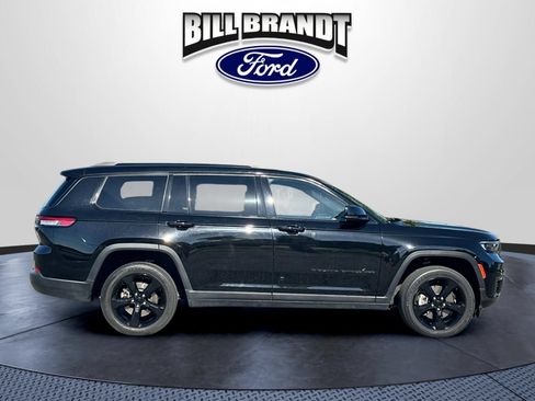 Used 2023 Jeep Grand Cherokee L Laredo AWD/4WD image 2