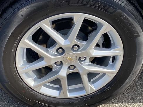 Used 2024 Chevrolet Equinox LT FWD image 30