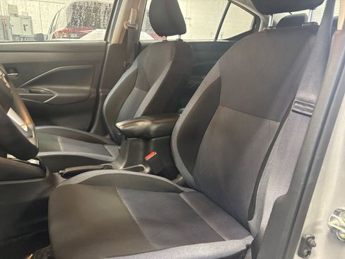 Used 2025 Nissan Versa SV image 35