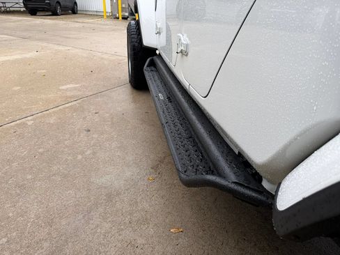 Used 2022 Jeep Gladiator Sport AWD/4WD image 35