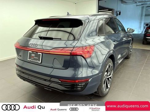 Used 2024 Audi Q8 e-tron Premium Plus image 4