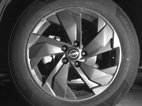 Used 2025 Nissan Rogue SV image 12