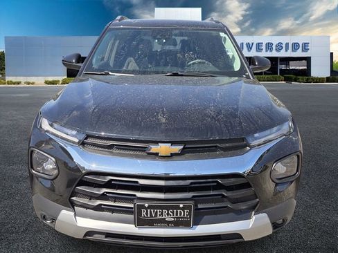 Used 2023 Chevrolet TrailBlazer LT image 2