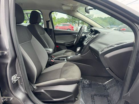 Used 2013 Ford Focus SE w/ Interior Protection Pkg FWD image 14