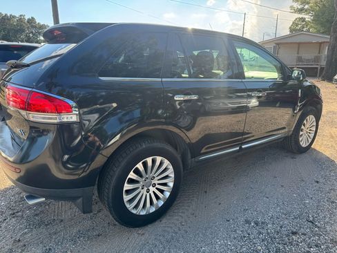 Used 2014 Lincoln MKX FWD image 5