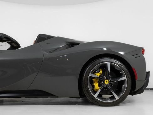 Used 2023 Ferrari SF90 Spider AWD/4WD image 10